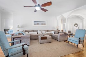 TV - Golf Course Getaway, Pet Friendly, Golf Cart Included - 142 Ocean Creek (Fripp Island)