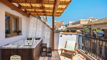 Design studio (Con Jacuzzi / Malaga) | Terras