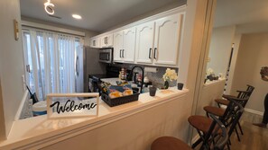 Micro-ondes, four, plaque de cuisson, lave-vaisselle