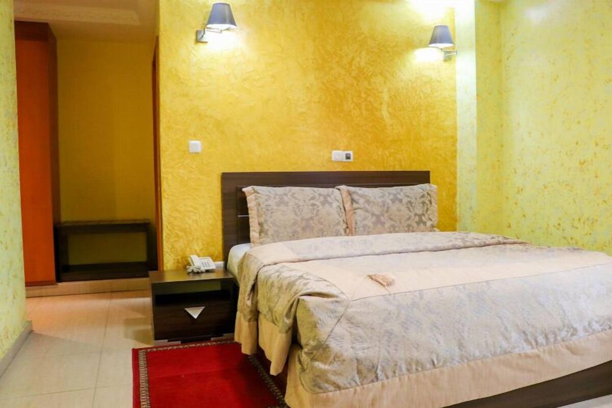 Standard Room, City View | Desk, laptop workspace, iron/ironing board (on request), WiFi (free)