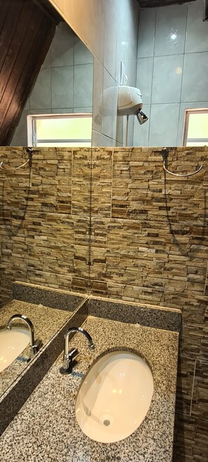 Basic Chalet, Mountain View | Bathroom