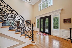 Interior - Elegant Georgian Mansion in Potomac Maryland, family house (Potomac)