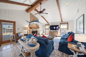 Smart TV, DVD player - Reelview | Canal Front Retreat (Galveston)