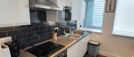 Microwave, oven, stovetop, dishwasher