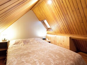 9 bedrooms, iron/ironing board, travel cot, WiFi