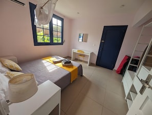 3 Schlafzimmer, Zimmersafe, Schreibtisch, Bügeleisen/Bügelbrett