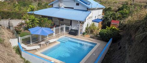 Piscine extérieure, piscine chauffée