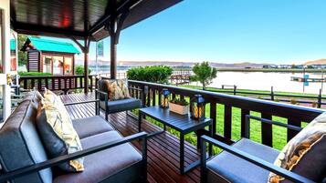 Superior Family Chalet | Terrace/patio