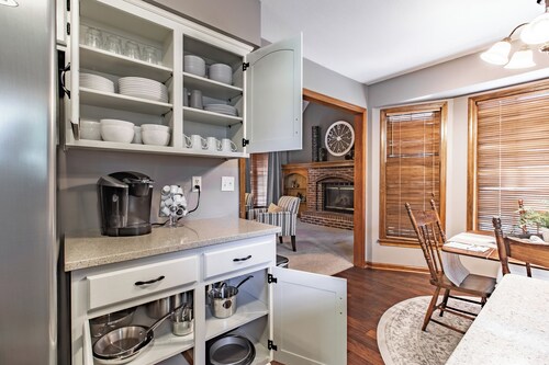 Suburban Farmhouse w/ Match Soccer Vibes