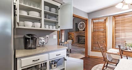 Suburban Farmhouse w/ Match Soccer Vibes