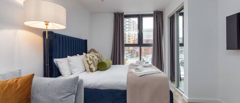 1 slaapkamer, een strijkplank/strijkijzer, beddengoed