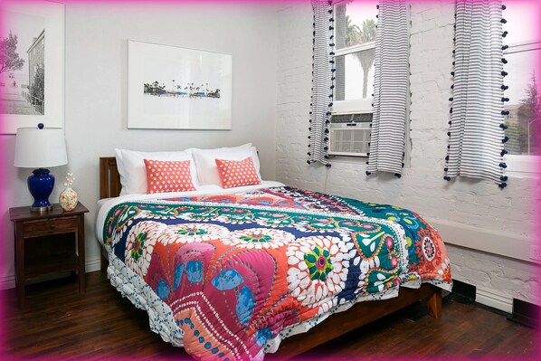 WiFi, bed sheets
