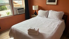 WiFi, bed sheets