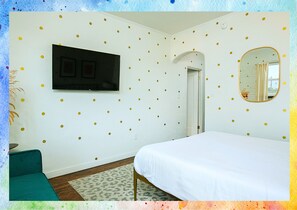 WiFi, bed sheets