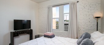 Affordable Queen Studio Near DTLA!