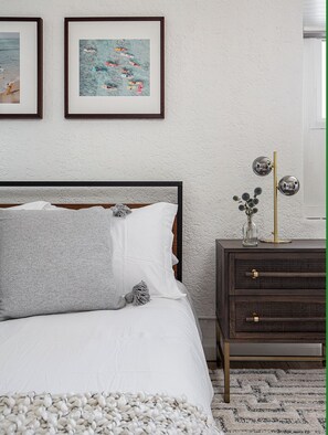 WiFi, bed sheets