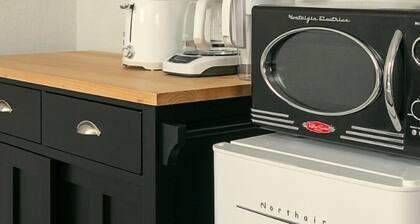 Studio unit for 2 near DTLA!