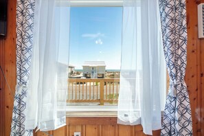 Interior - Look and Sea: Dog-friendly Ocean View Cottage with Pool Table (Oak Island)