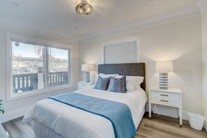 3 bedrooms, iron/ironing board, travel cot, WiFi - Historic Barrio Logan Bungalow (San Diego)