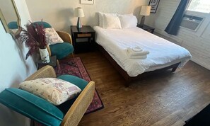 WiFi, bed sheets