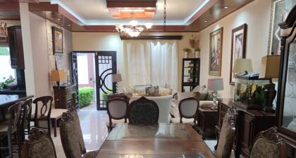 3-bedroom townhome in welcoming Comayagua with WiFi, fitness room, AC
