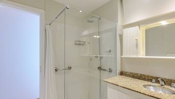 Apartment, Mountain View | Bathroom | Shower, towels