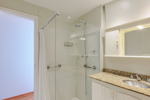 Apartment, Mountain View | Bathroom | Shower, towels