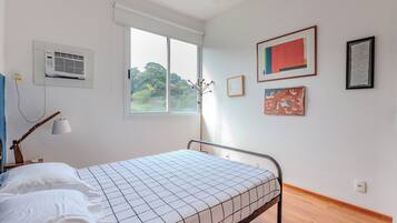 Apartment, Mountain View | 2 bedrooms, laptop workspace, blackout drapes, iron/ironing board