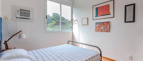 Apartment, Mountain View | 2 bilik tidur, ruang kerja komputer riba, langsir/tirai gelap terus