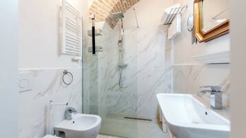 Double Room | Bathroom