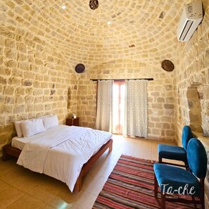 Habitación con 1 cama matrimonial o 2 individuales, 1 cama Queen size, vista al lago