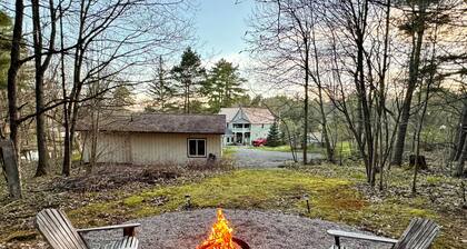 Central & Charming Huntsville Cottage Retreat- Fire Pit, WiFi, Forest Views!
