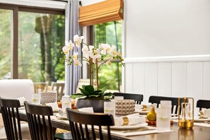 Dining - 2BR Couples Cabin: Hot Tub, River + Mountain Views, Dog Friendly, Fast Wifi (Burnsville)