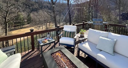 Relaxing Riverfront View+Hot Tub+Fire Table+Fast WiFi+New Kitchen