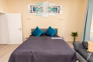 1 bedroom, desk, iron/ironing board, WiFi