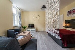 1 chambre, bureau, fer et planche à repasser, Wi-Fi