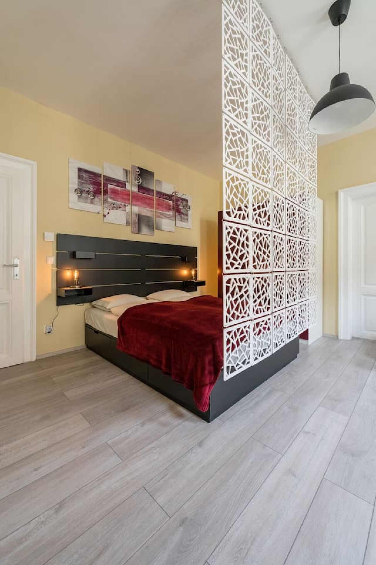 1 makuuhuone, työpöytä, silitysrauta/-lauta, Wi-Fi