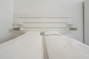 1 quarto, escrivaninha, ferros/tábuas de passar roupa, Wi-Fi