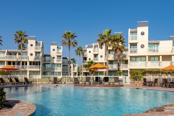 2 piscinas al aire libre