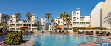 2 piscinas al aire libre