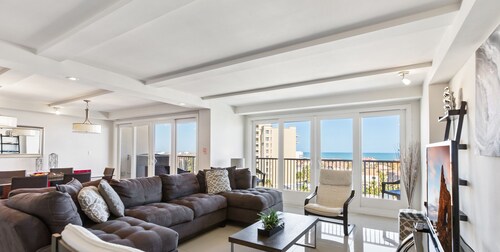 Bahia Mar-Solare Beachfront & Two Pools