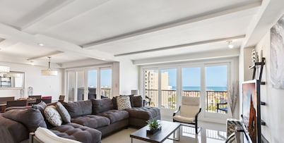 Bahia Mar-Solare Beachfront & Two Pools