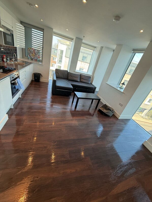 Interior - Britannia Point Living: Premium 2-Bedroom Apartment (London)