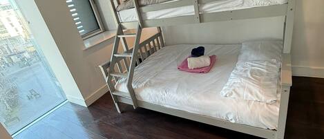 2 sovrum, strykjärn/strykbräda, wi-fi och sängkläder