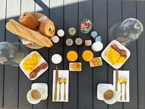 Alimentos y bebidas