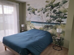 3 slaapkamers, een strijkplank/strijkijzer, wifi, beddengoed