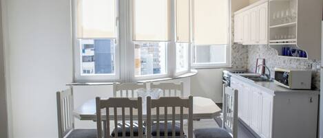 Micro-ondes, four, plaque de cuisson