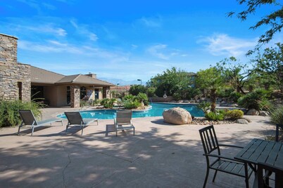 Cliffside Vista Stay for 7!
