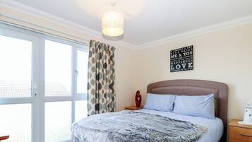 3 makuuhuonetta, yksilöllisesti sisustettu, yksilöllisesti kalustettu