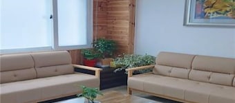 오직 한팀 숙박으로 편하게 머물수 있고 깨끗하고 한옥마을 가깝고 취사 가능한 고객 만족도가 높은 집